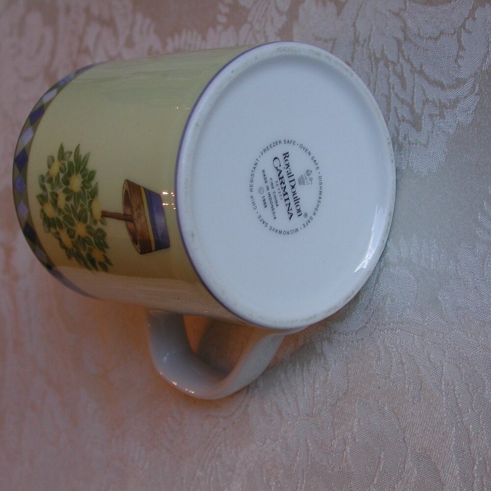 NWOT 2 Royal Doulton 1999 Carmina Indonesia Fine China Lemon Tree Topiary mugs - Picture 3 of 4